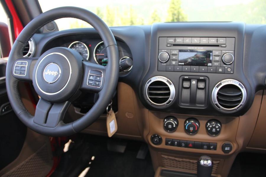  Jeep Wrangler 2012 года  (фото 30 из 56)